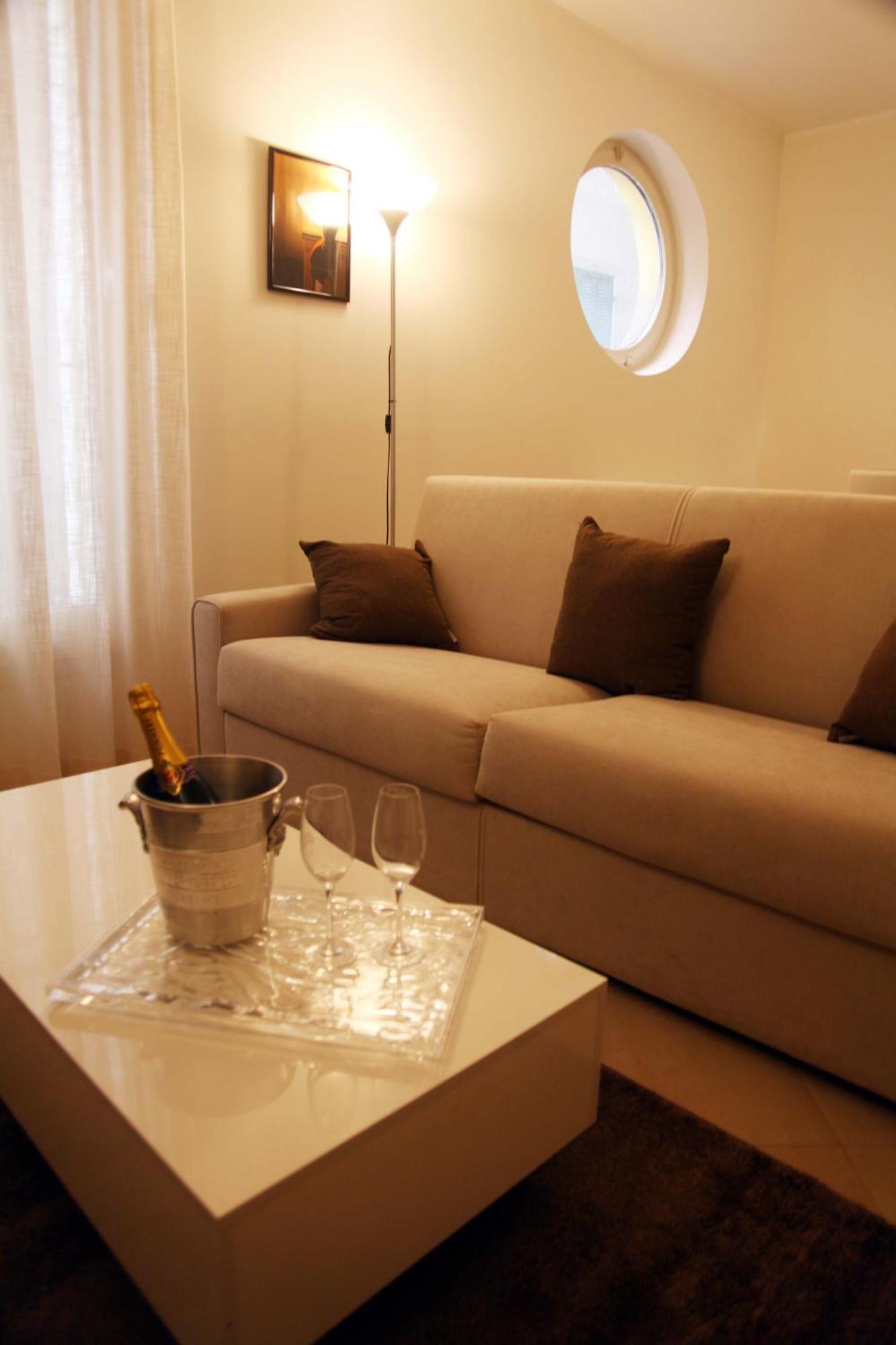 Ferienwohnung Dimoraviapiadue Savona Exterior foto